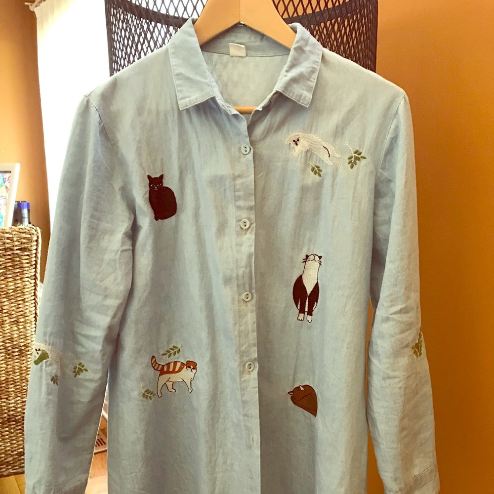 Embroidered denim long shirt - cats!